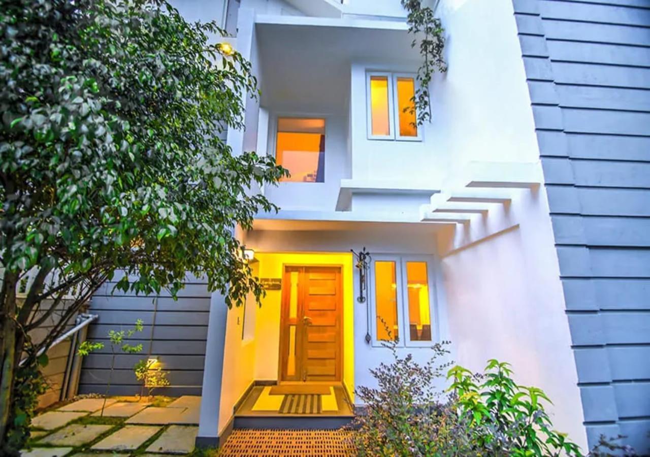 Dazzle Villa Resort 칼파타 외부 사진