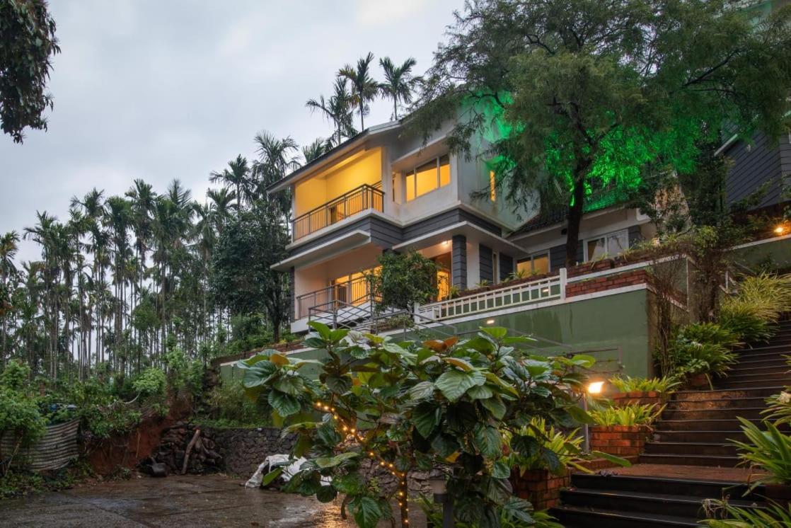 Dazzle Villa Resort 칼파타 외부 사진